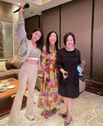 娱乐会所服装图片女性穿(高级会所服装图片)