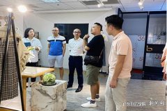 传媒编导服装图片女性(传媒服装设计)