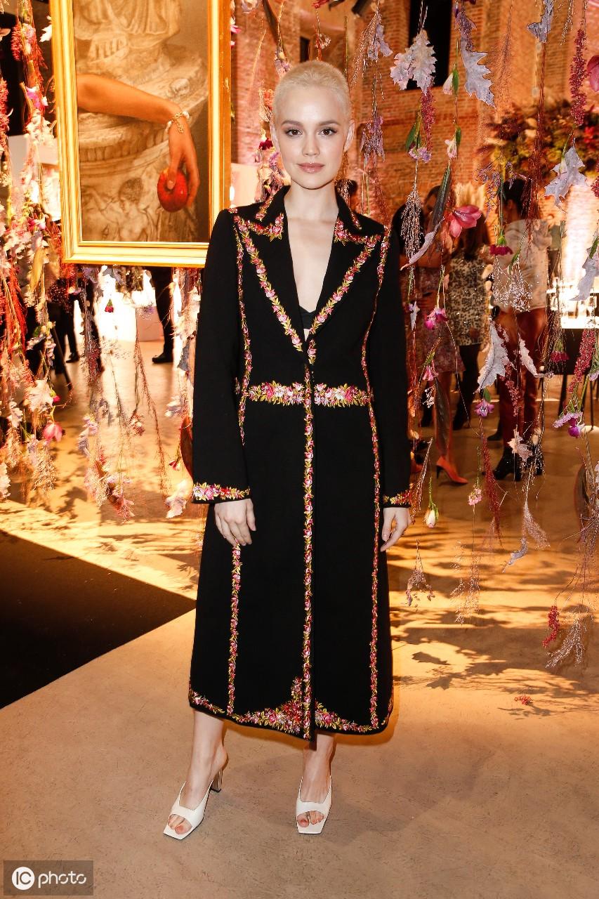 瑞士时装品牌 充满自信力量 表达自己的个性