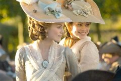 中世纪英国女性服装种类(19世纪欧洲女性服饰)