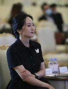 女性演讲比赛服装(女性演讲比赛服装图片)