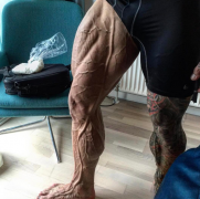 坐姿腿屈伸能瘦腿吗(能瘦腿的坐姿)