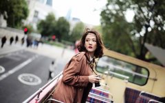 喜欢穷暖色系服装的女性(暖色系的人穿什么颜色衣服好看)