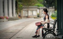 女性服装简单介绍词句大全(女性服装简单介绍词句大全图片)