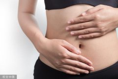 在床上怎么减肚子(在床上怎么减小肚子)