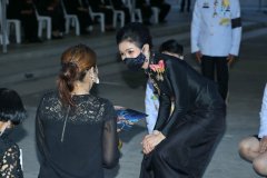 女性葬礼服装图片欣赏(丧葬衣服图片)