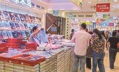 女性夏装服装店图片(女服装店图片大全)