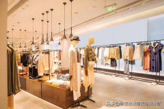 商场女性服装店图片(大商场服装店图片)