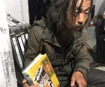 大学生网红服装图片女性(大学生女穿搭图片)