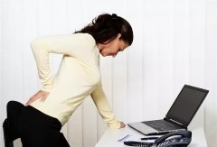 坐在凳子上怎么减大腿(坐在凳子上怎么瘦大腿)