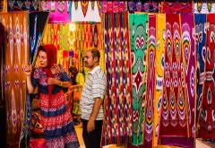 迪拜女性礼仪服装特点是(迪拜女性礼仪服装特点是什么样的)