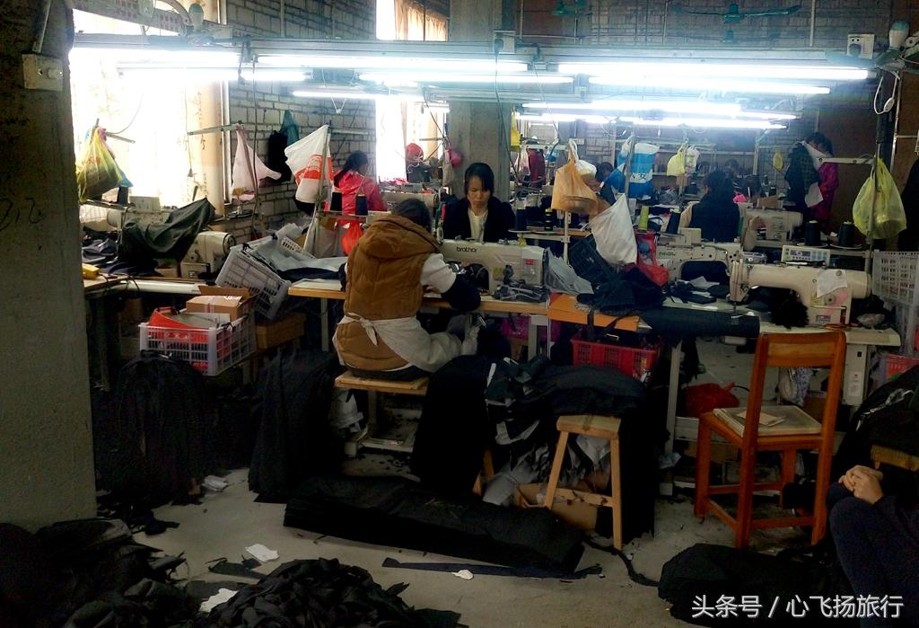 实拍：广西乡镇小型制衣厂，全是女的，一天加工1000条裤子