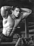 游式挺身怎么做(游式挺身运动)