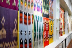 新疆老年女性服装特点介绍(新疆老人服饰)