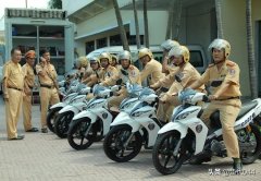 女性特警部队服装图案(女性特警部队服装图案标志)
