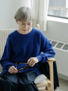 女性服装消费年龄分析(女性不同年龄段对服装的需求)