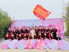 中年女性跳操服装图片冬季(中年女性跳操服装图片冬季穿搭)