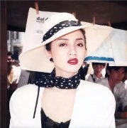 八十年代经典女性服装照片(八十年代的美女打扮)