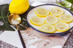 柠檬减肥法的制作方法(减肥柠檬水制作方法)