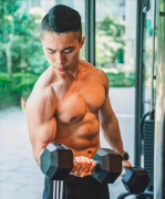 女性健身教练服装图集视频(美女健身示范)