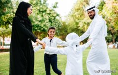 卡塔尔女性特色服装图片(卡塔尔女人漂亮吗)