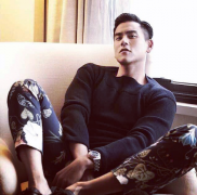 怎么练出彭于晏的腹肌(如何练成彭于晏的肌肉)