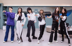 女性聚会视频统一服装