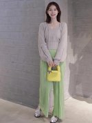 夏季女性清凉服装图片大全(夏天清凉图片大全)