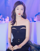 美国女性内衣服装秀视频(美国女性内衣服装秀视频网站)