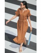 中年女性适合的服装颜色(中年女人穿哪些颜色合适)