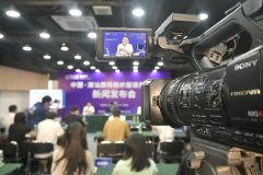 潮款女性直播服装特点介绍(网络直播服装的特点)