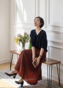 中年女性春秋小款服装搭配(时尚中年女春秋装)