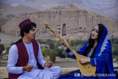 阿富汗女性服装名称及图片(阿富汗女性服装名称及图片大全)