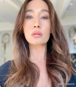 欧美风瑜伽服装图片女性(性感瑜伽服装)