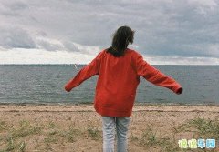 女性服装穿着文案(做服装女人的文案)