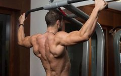 怎么绷紧背阔肌(怎么绷紧背阔肌视频)