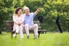 女性服装老年人60岁(老年服装60-70岁)