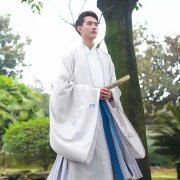 南方男士化妆品牌子排行榜(南方男士化妆品牌子排行榜大全)