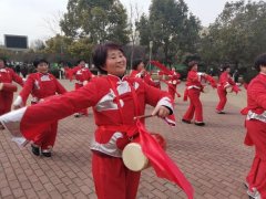 女性腰鼓服装图片(女性腰鼓服装图片欣赏)