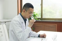 台式化妆俩面镜品牌排行榜(美妆镜哪个牌子好)