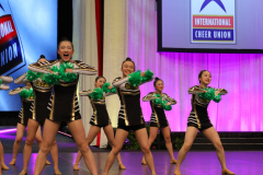 健身啦啦操服装图片女性(啦啦啦啦舞蹈健身操)