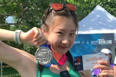 女性铁人三项运动服装图片(铁人三项图片大全)