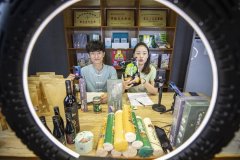 服装女性设计师英文翻译(服装设计中英文翻译)