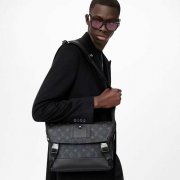 男生化妆包品牌排行榜(男士高端化妆品牌排行榜前十名)