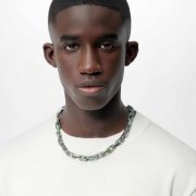 女性爱的男服装品牌(男人有那些品牌服装品牌)