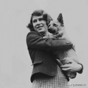 英国女性20年代服装(20世纪四十年代英国女性服饰)