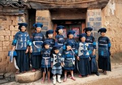 壮族女性服装短裙(壮族女性服装短裙图片)