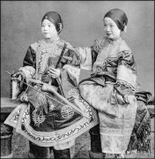 中国女性传统服装老照片(女式装老衣服图片)