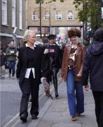 中英女性服装相同点(中英女性服装相同点和不同点)