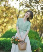 服装女性夏季穿搭图片(女士夏季穿搭图片)